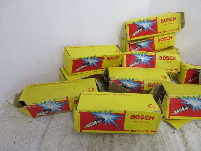 Older Bosch Snowmobile Spark Plugs Albrecht Auction Service