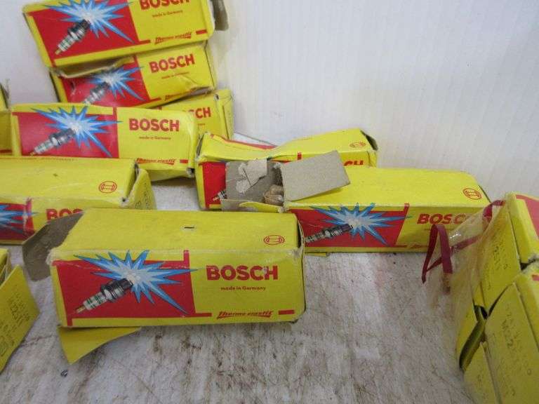 Older Bosch Snowmobile Spark Plugs Albrecht Auction Service