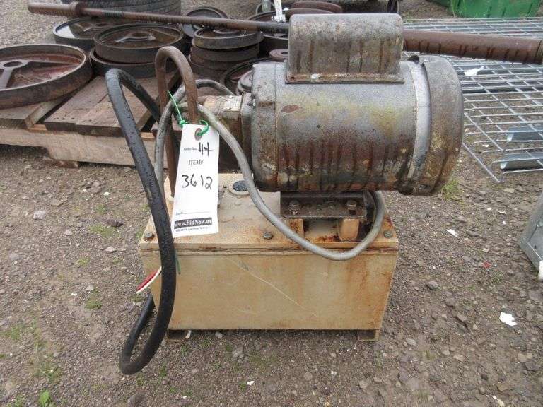 Hydraulic Tank and Pump, Newer 1/2 HP Single Phase Electric Motor