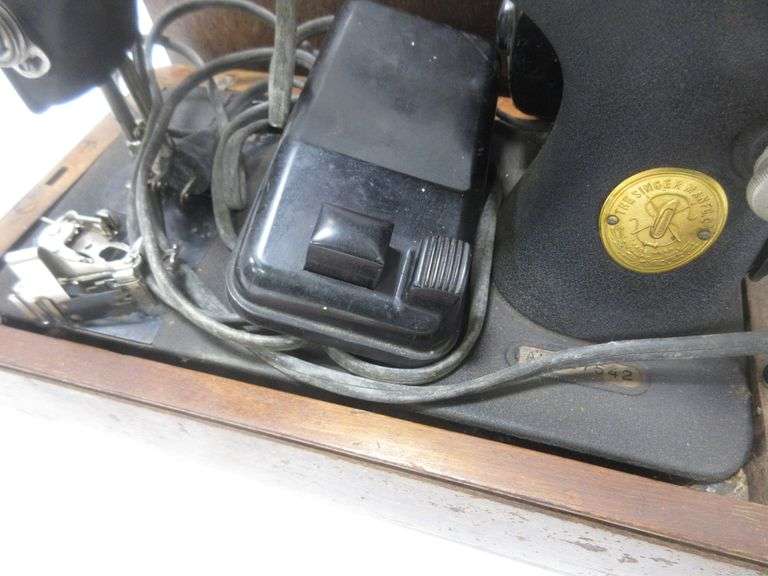 Vintage 1952 Singer Electric Sewing Machine, No. BZ 98 with Bentwood Case and Foot Pedal