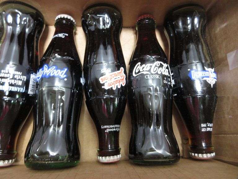 CocaCola Collector Bottles, Include (6) 8 oz. Bottles, "Jukebox Junction 1995", "Tennessee