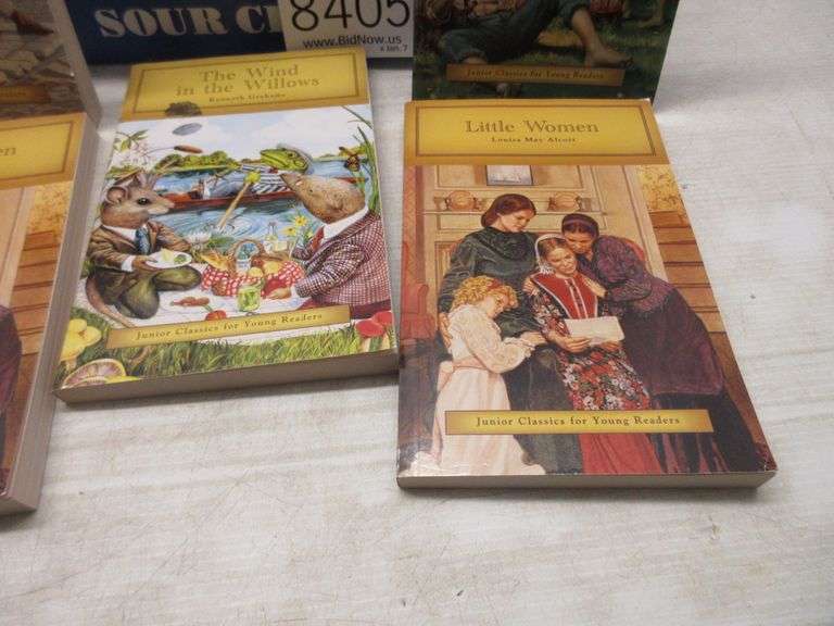 (44) Junior Classics for Young Readers Paperback Books, Publisher