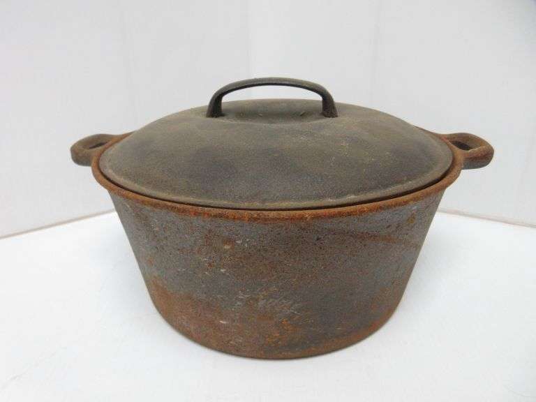 Cast Iron Dutch Oven Pot with Lid, Stamped WKM 4507 Dutch Oven