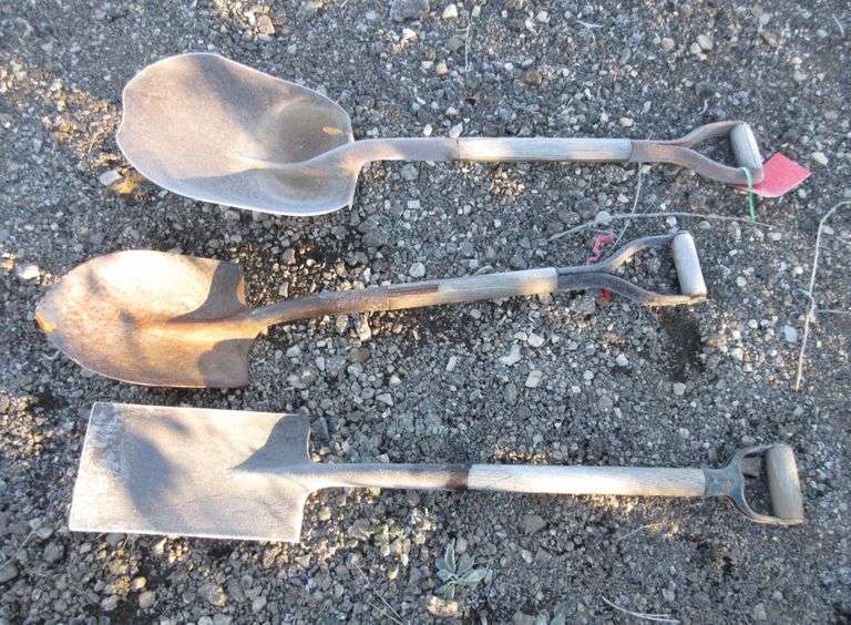 (3) Short DHandle Shovels Albrecht Auction Service