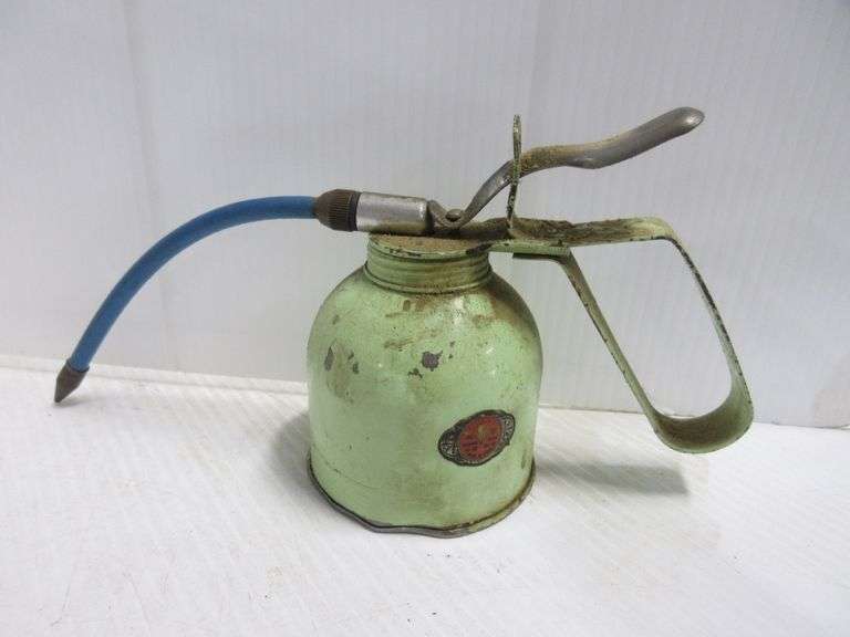 Old Oil Pump Cans Albrecht Auction Service