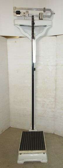 Doctor's Office Weight and Height Scale - Albrecht Auction Service