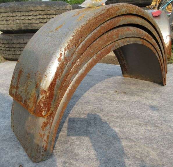 (4) Fenders Albrecht Auction Service