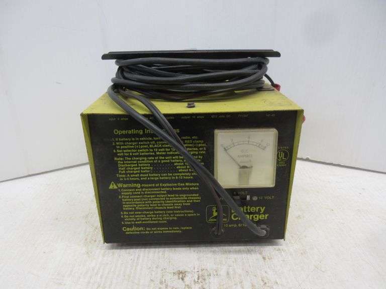 John Deere Battery Charger, 6V12V Albrecht Auction Service