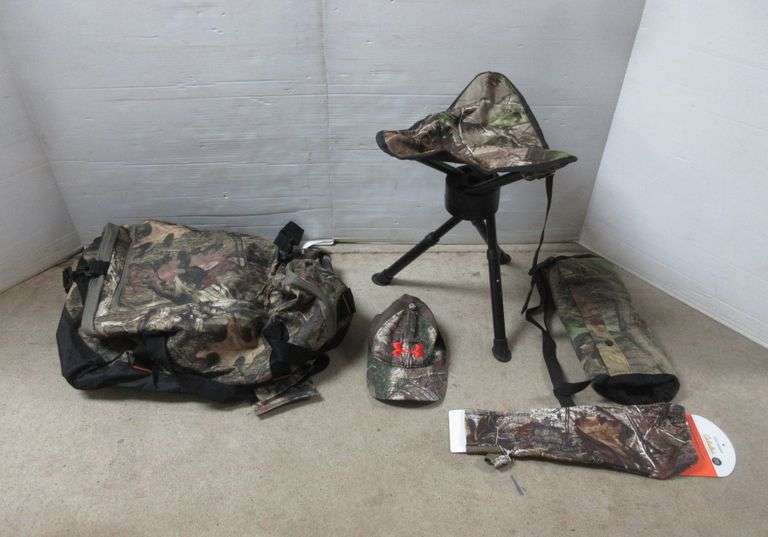 Compact Collapsible Hunting Tripod Chair; Large Timer Hawk Camo Duffle