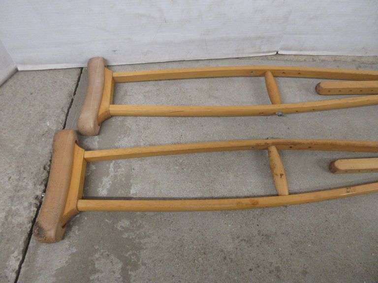 Old Crutches Albrecht Auction Service