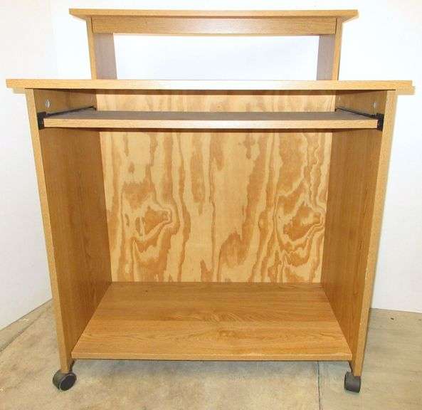 Oak Colored Desk with Pull Out Keyboard Holder Albrecht Auction Service