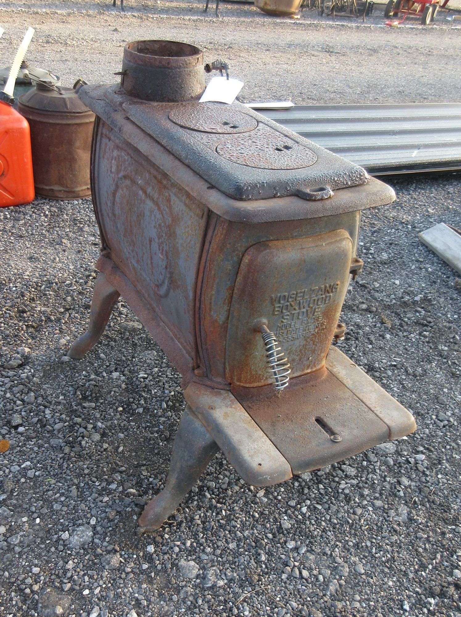 Antique Cast Iron Vogelzang Boxwood Stove - Albrecht Auction Service