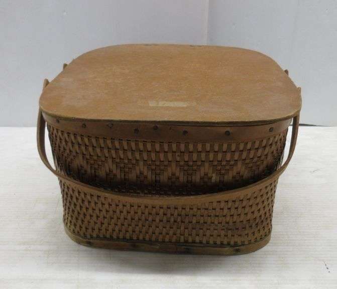 Wicker Picnic Basket with Shelf Albrecht Auction Service