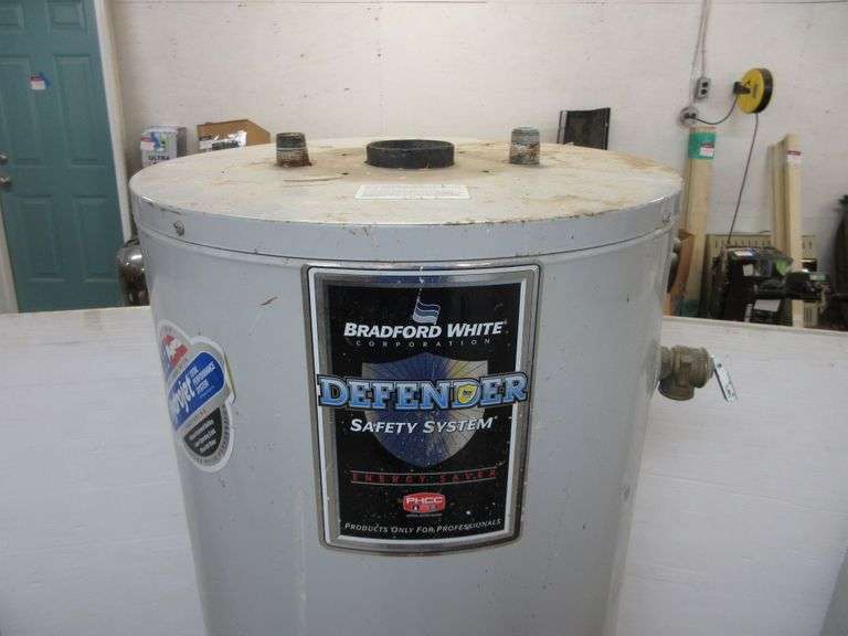 40Gallon Defender Water Heater Albrecht Auction Service