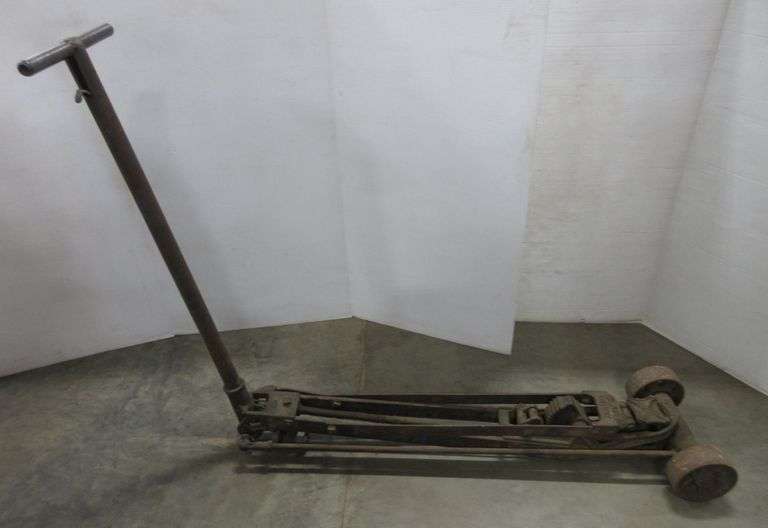 Antique Weaver Mechanical Floor Jack with Steerable Front Axle