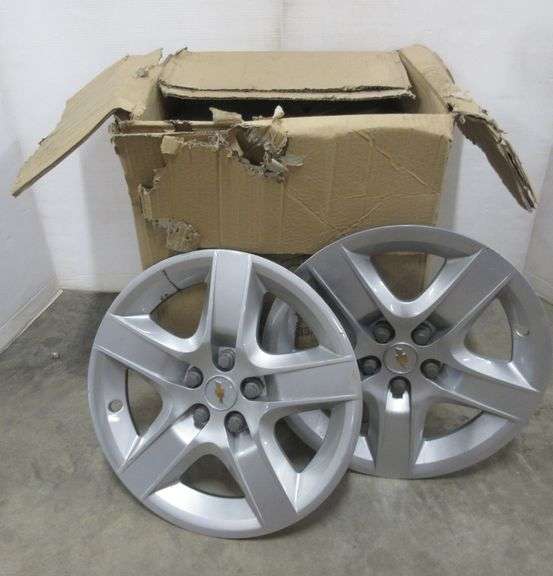 GM Take Off Hubcaps for Malibu/Equinox Albrecht Auction Service