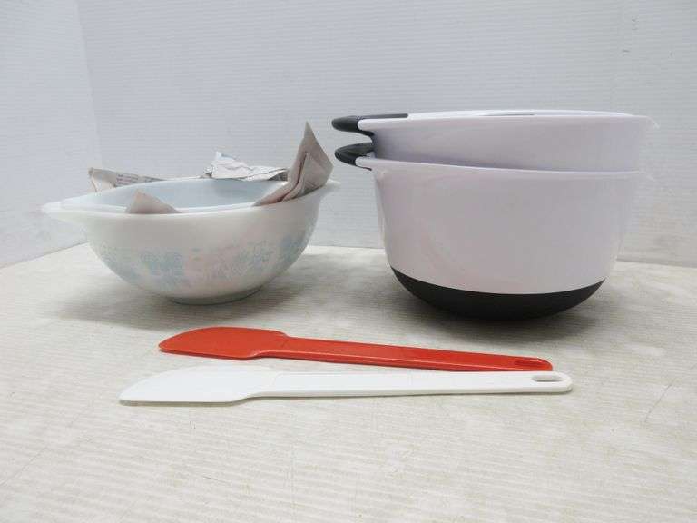 (2) Pyrex Mixing Bowls, (3) Oxo Mixing Bowls with Rubber Buttons, and