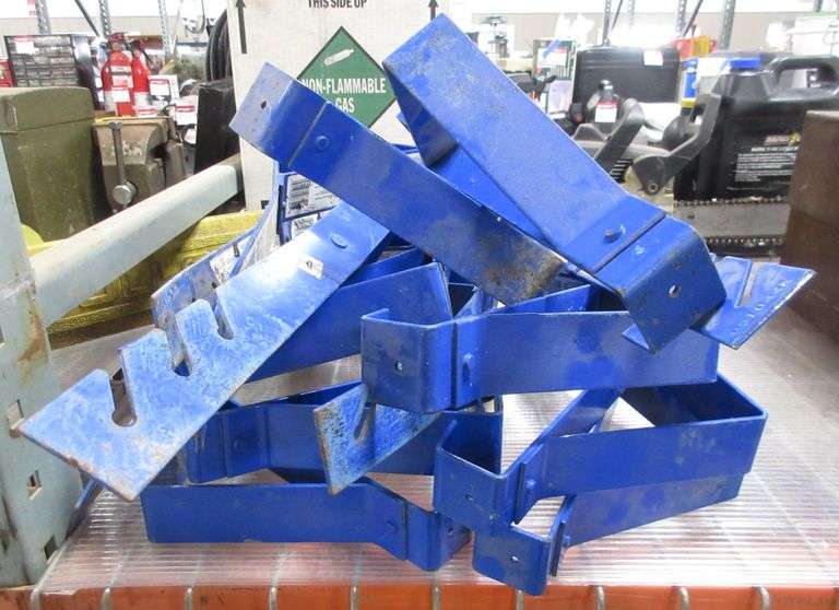 (16) Werner Fixed Roof Safety Brackets Albrecht Auction Service