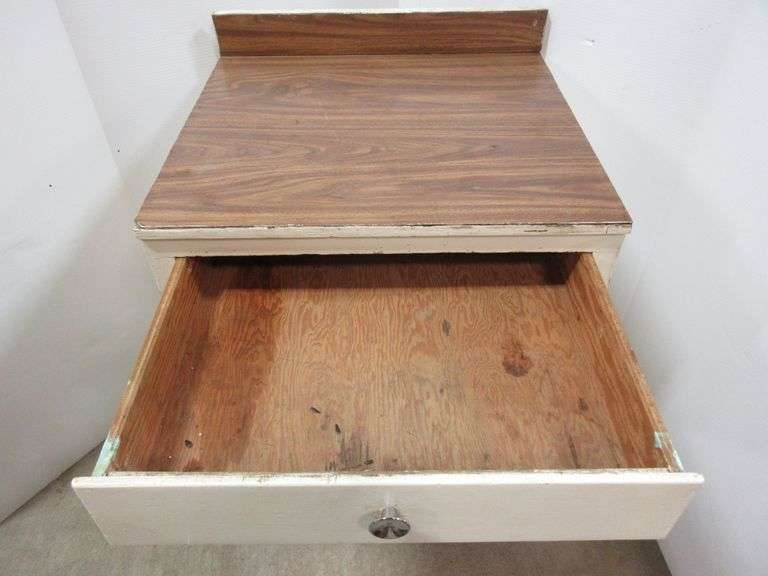 White Utility with Door Albrecht Auction Service