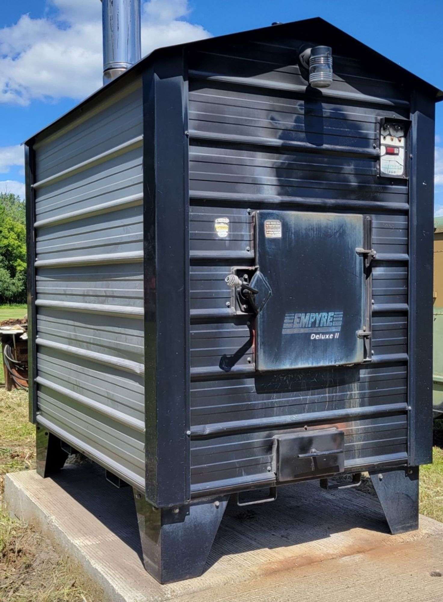 Empyre Wood Stove, Model 450 Deluxe II, Stainless Steel, Good Condition -  Albrecht Auction Service