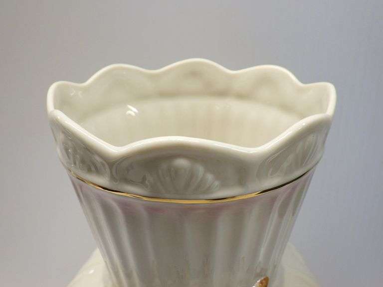 Belleek "Songbird" vase, issued in 2007, made in Ireland, celebrating
