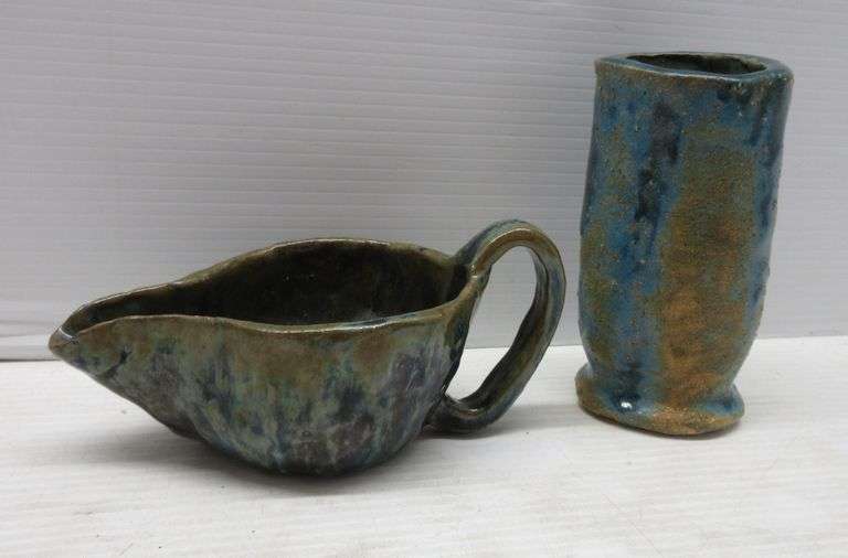 (2) Piece pottery set, up to 5 1/2"H Albrecht Auction Service