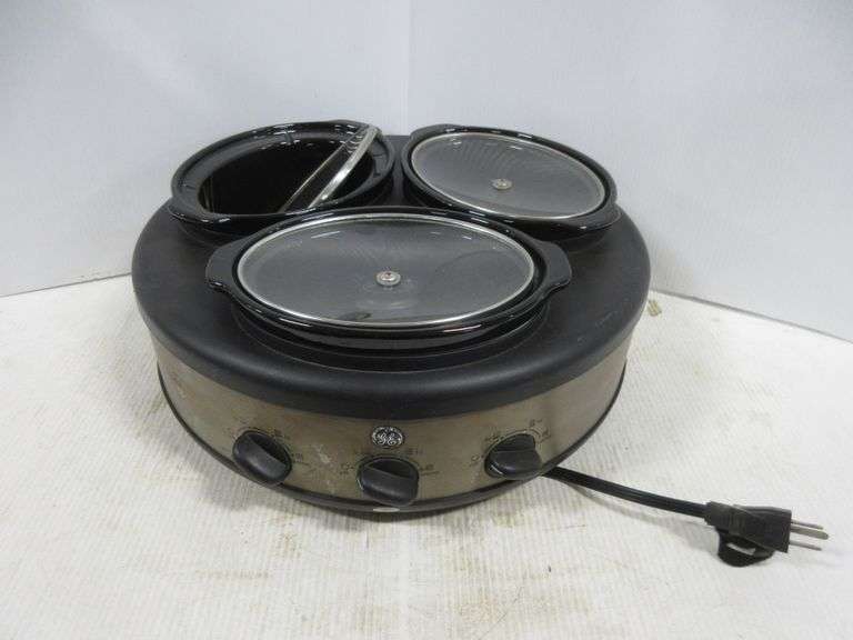 GE crock pot, three hole warmer, great Albrecht Auction Service