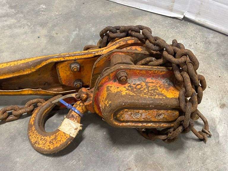 Harrington 1 1/2ton ratcheting chain fall hoist Albrecht Auction Service
