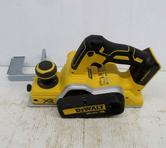 DeWalt 20V hand planer, only used once, like new, tool only, no battery Albrecht Auction Service