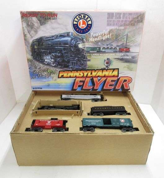 Lionel "Pennsylvania Flyer" ready to run train set, lightly used, includes engine, cars