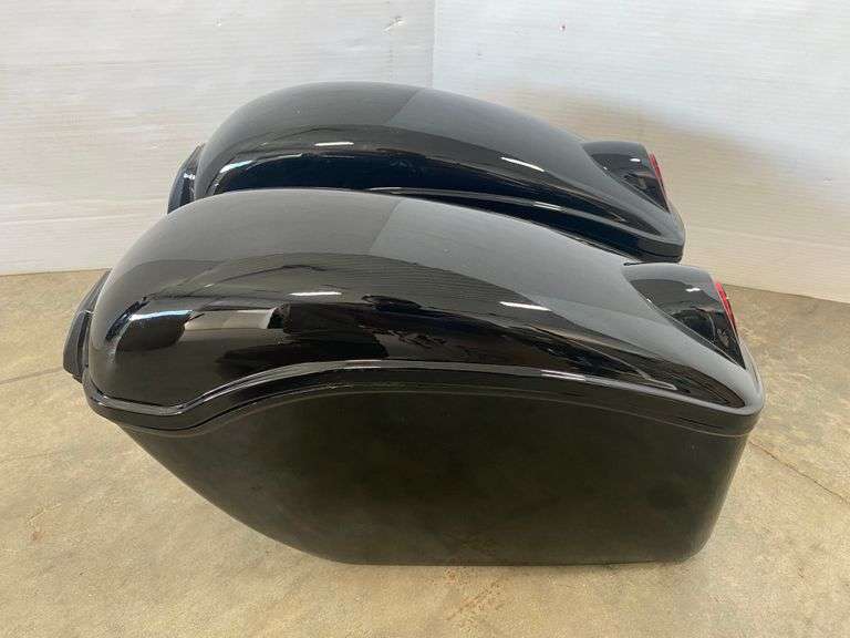 Universal motorcycle hard shell saddlebags with lights for Harley