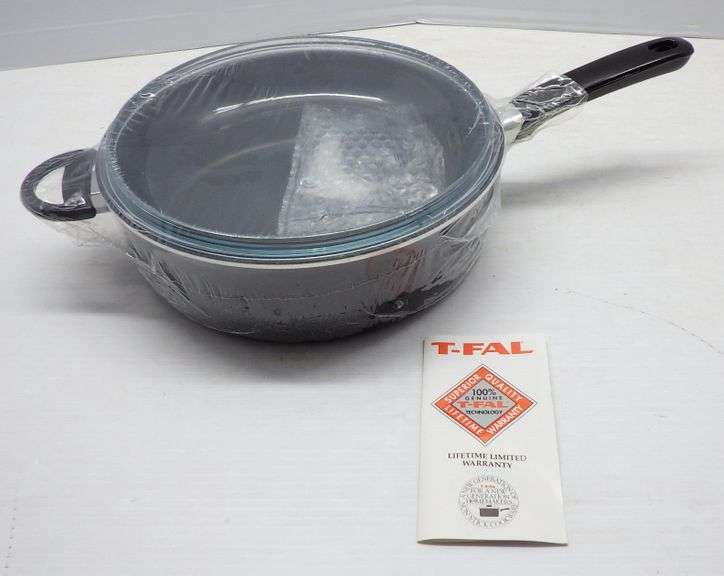 TFal deep chicken frying pan with glass lid, can fry all kinds of