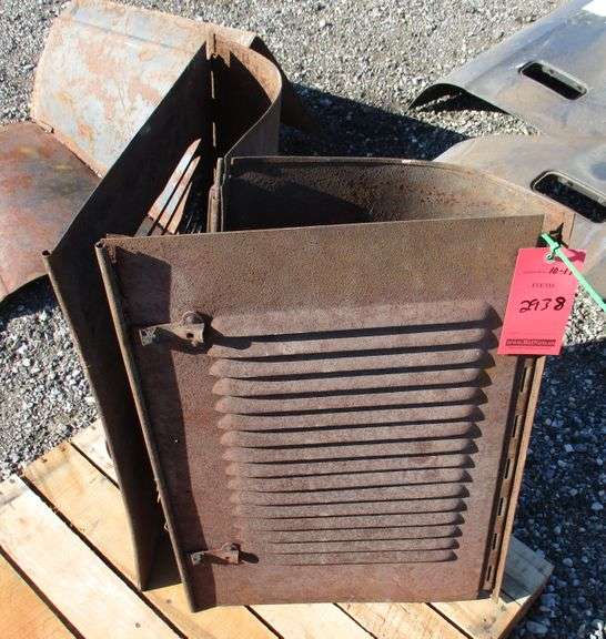 192829 Ford model A hood, rusty Albrecht Auction Service