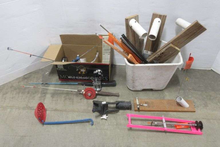 Various ice fishing supplies Albrecht Auction Service