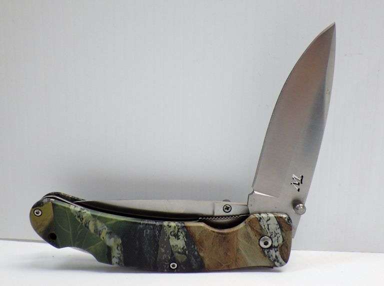 Winchester hunting knife set, includes a round skinner, and a 2blade