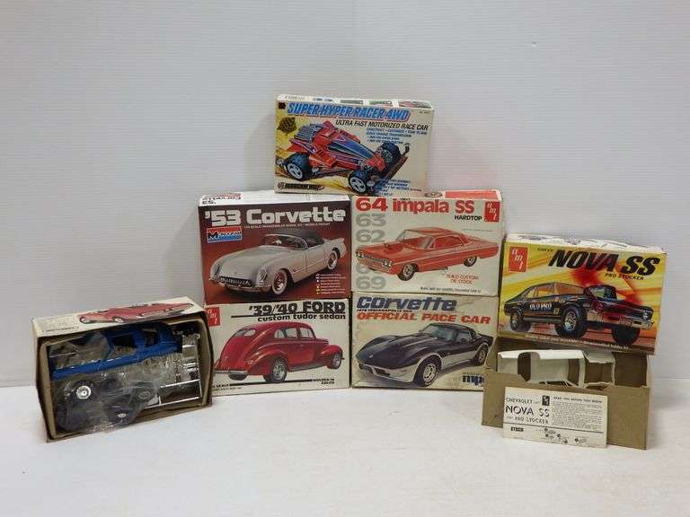 (7) Old model cars, 1/25 scale and 1/24 scale, all opened, to build or