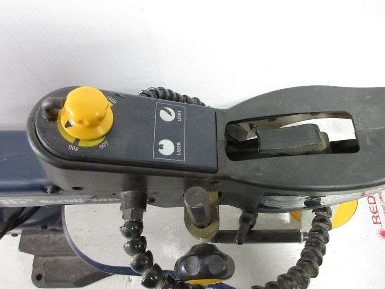 GMC Redeye 405mm variable speed scroll saw with laser line generator