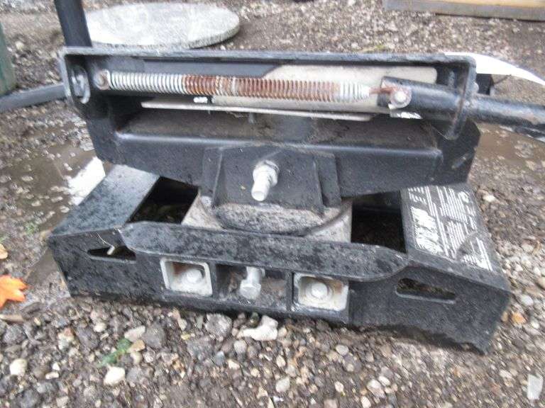 Super Glide fifth wheel hitch, made for short bed pickups, great working condition Albrecht