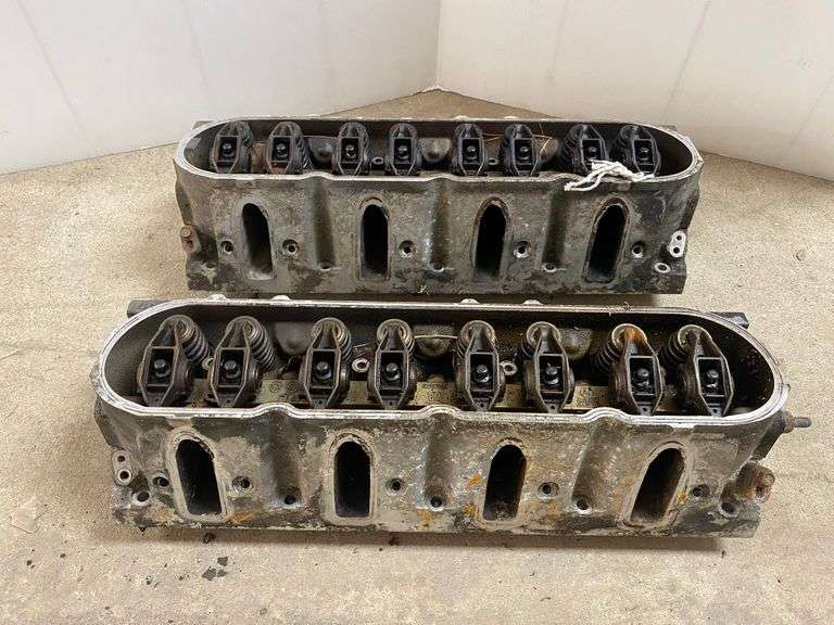 2004 6.0 Vortec head with rockers, No. 317 Albrecht Auction Service