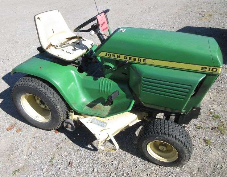 John Deere 212 lawn tractor, as is Albrecht Auction Service