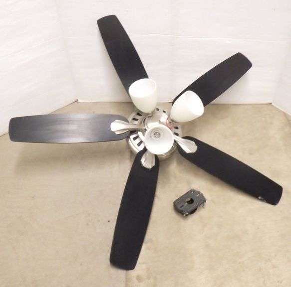52" Ceiling fan, used, works Albrecht Auction Service