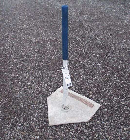 Regent adjustable tee ball stand, 31"H, has wear Albrecht Auction Service