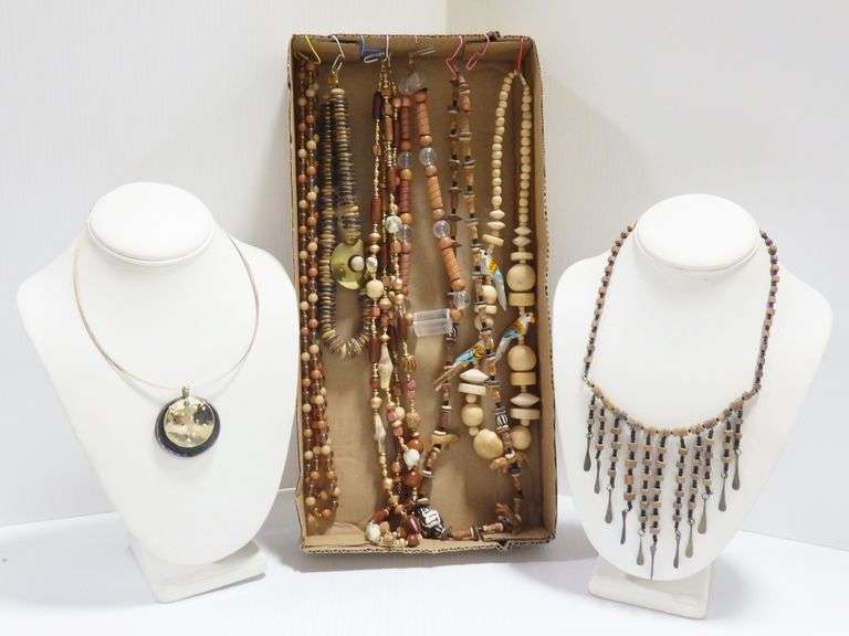 Assortment of nice, highend costume jewelry, mostly brown tones
