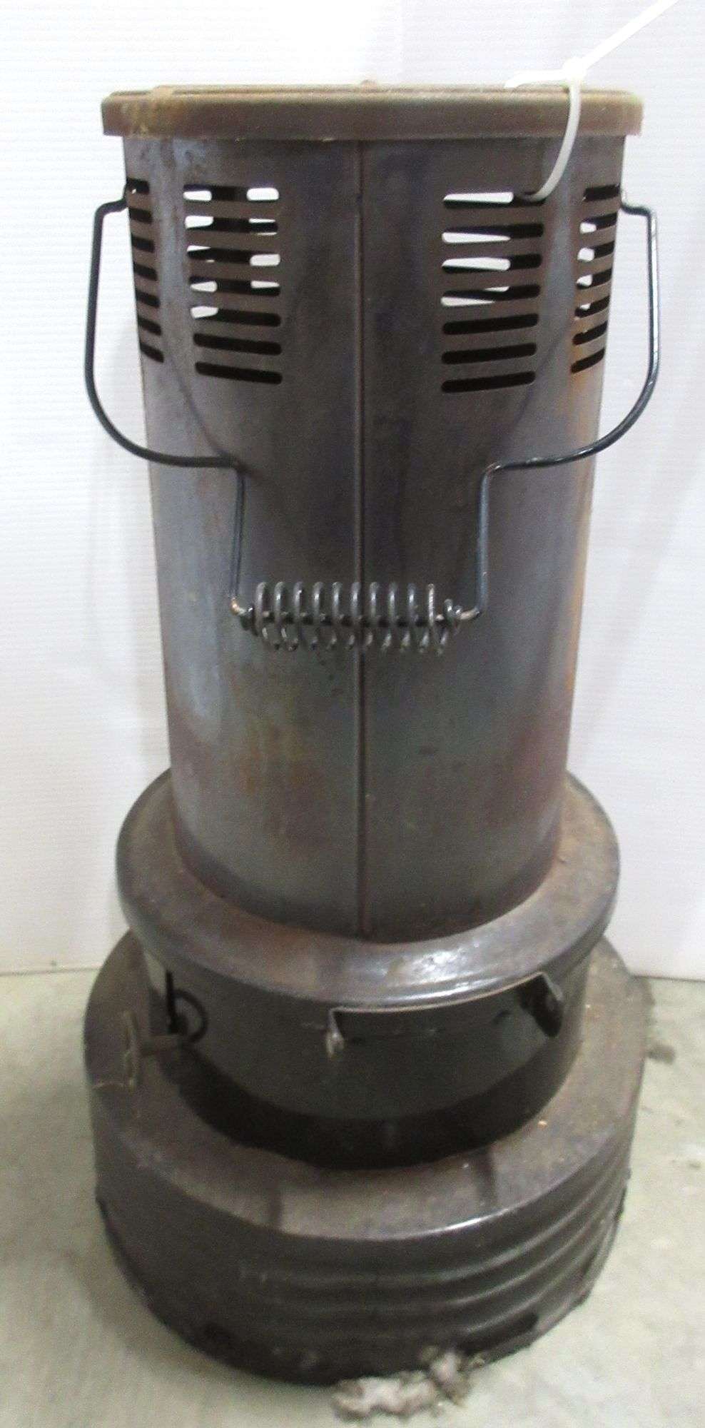 Older Kenmore kerosene heater in original box - Albrecht Auction Service