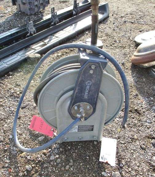 Kobalt air hose reel, 15"H, good Albrecht Auction Service
