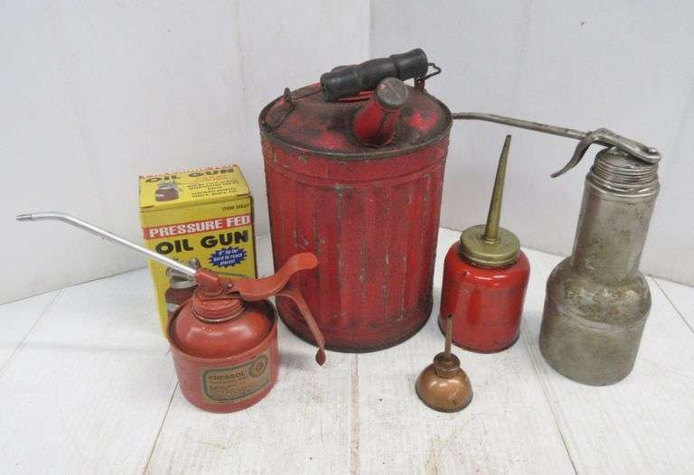 (6) Oils cans and fuel tank, includes Older galvanized fuel can, 10" x