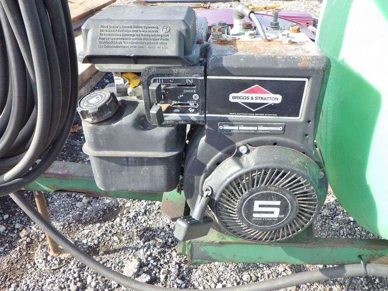55Gallon sprayer/fertilizer with new pump and tires, Super Jet spray
