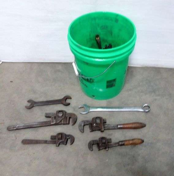(23) Box end/Open end wrenches; (4) Pipe wrenches Albrecht Auction