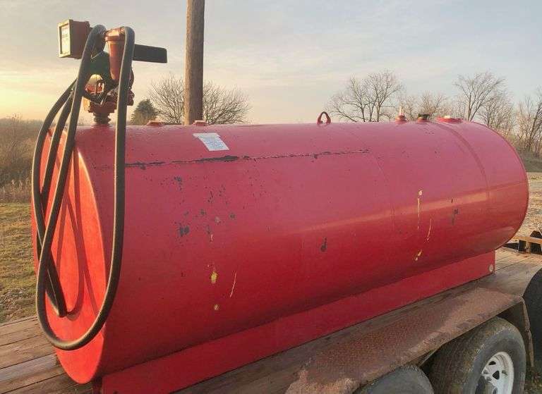 1000Gallon Fuel Tank with Pump, Tank had Off Road Dyed Diesel Fuel in
