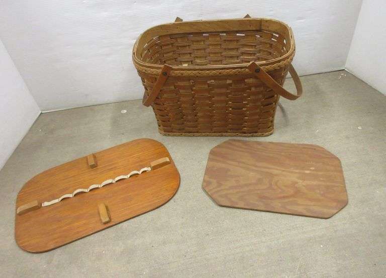 Old picnic basket, 19"W x 13"D x 12"H, nice, some wear Albrecht